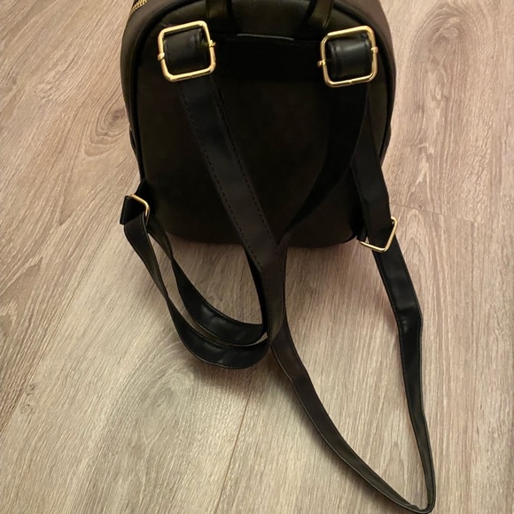 Limited Edition Coraline Backpack - Picture 6 of 9